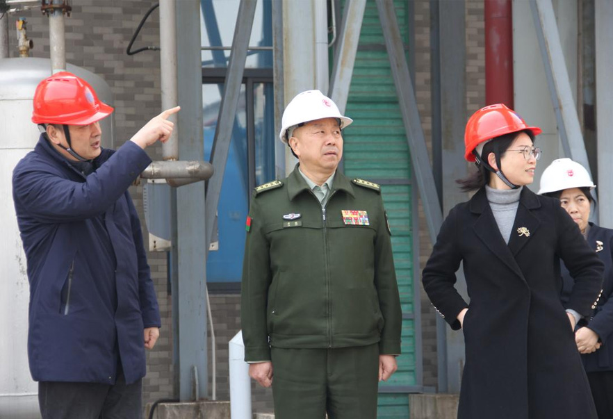 常州市委常委、常州军分区大校司令员廖鹏一行来常州制药厂调研公司党管武装相关工作